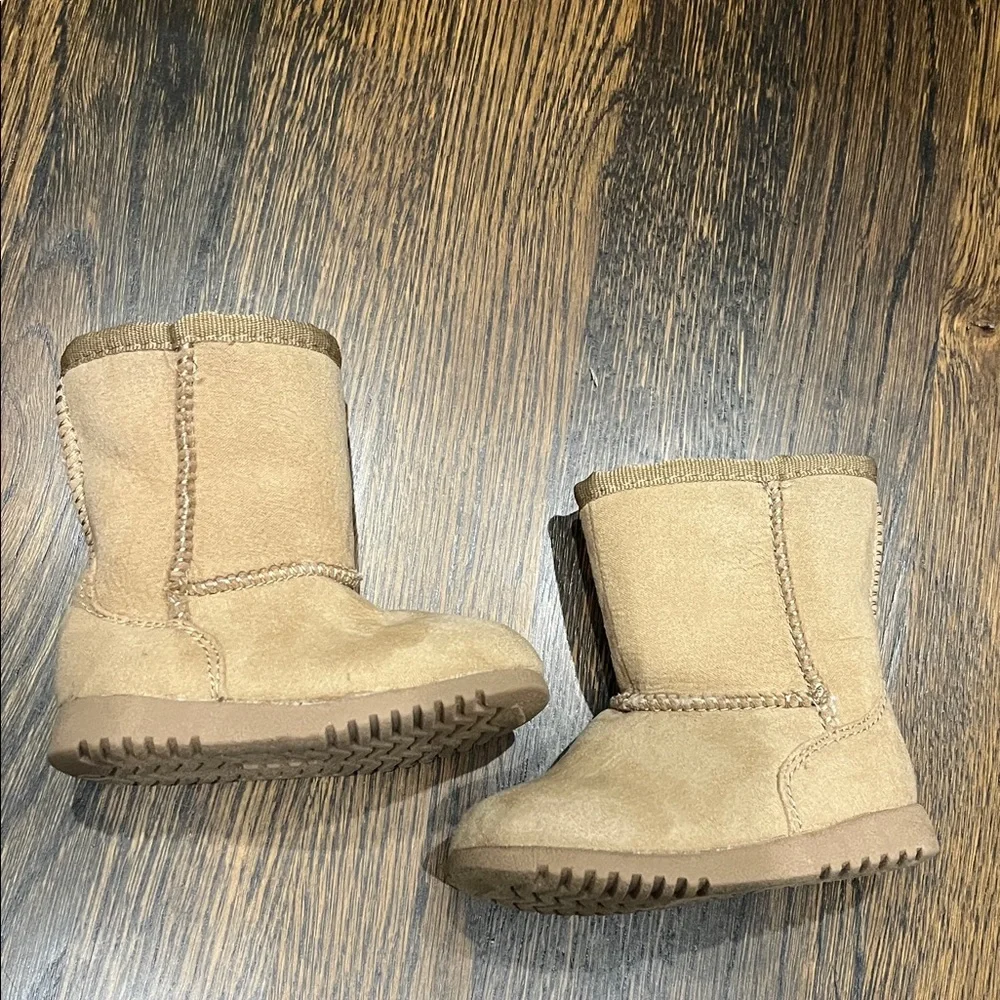 Cozy Tan Boots size 4